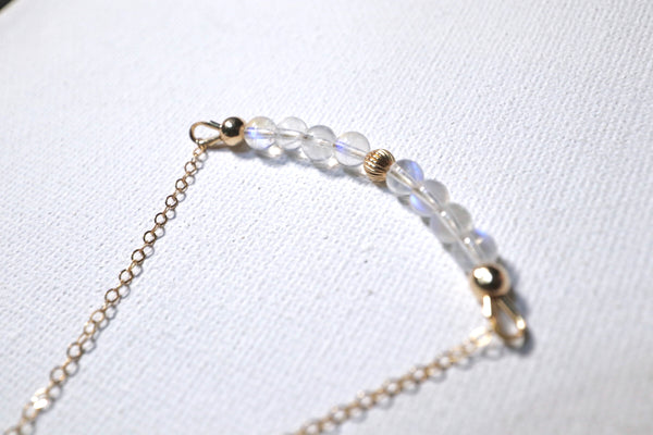 高品質藍光月亮石點·綴手鏈|金色