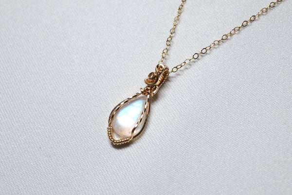 強光月亮石精緻項鏈|14K注金|金色