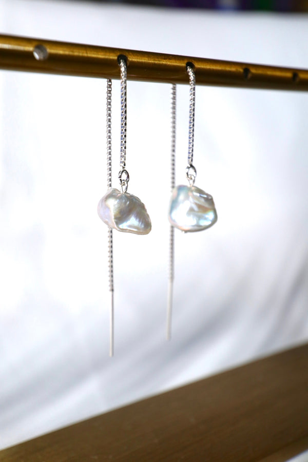 幻彩光隨形珍珠長耳環|925純銀