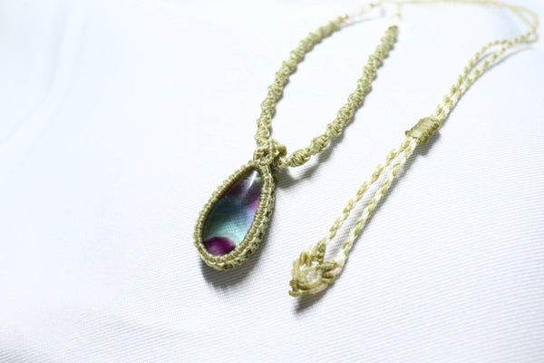 彩虹螢石蠟線編織頸繩|青綠色x白色