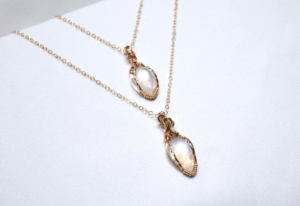 強彩光月亮石花蕾項鏈|14K注金|金色