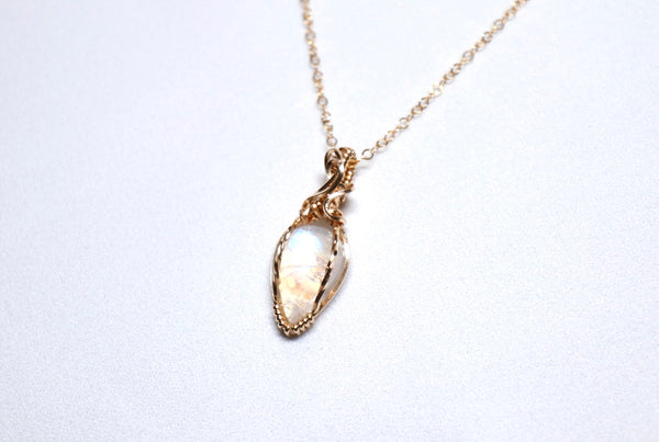 藍光月亮石精緻項鏈|14K注金|金色