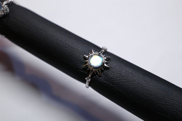 Moonstoneholic極品彩光月亮石太陽戒指|925純銀