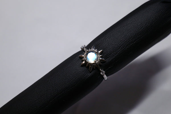 Moonstoneholic極品藍光月亮石太陽戒指|925純銀
