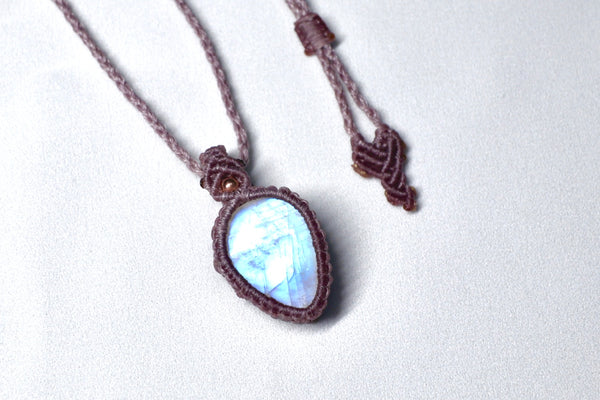 藍光月亮石蠟線編織頸繩|紫色