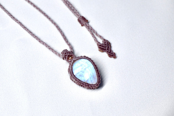 藍光月亮石蠟線編織頸繩|紫色