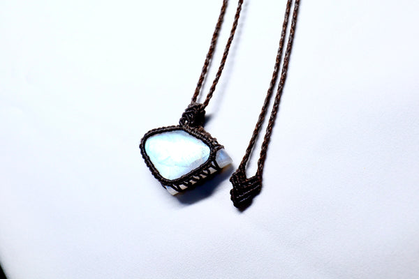 彩光月亮石蠟線編織頸繩|灰啡色