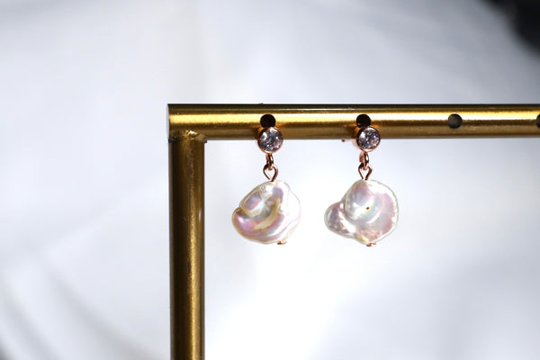 MINI DUCKS幻彩光巴洛克珍珠鋯石耳環|14K注金|玫瑰金