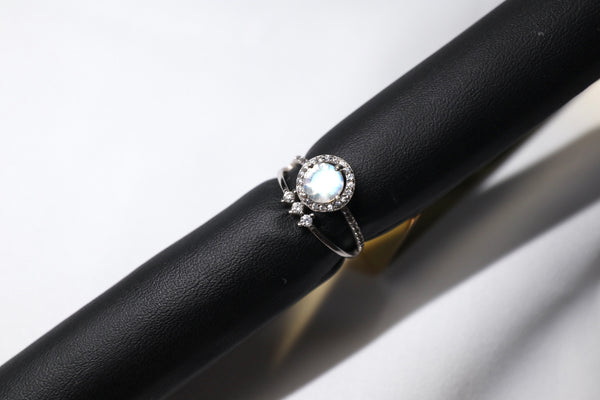 Moonstoneholic極品彩光月亮石冠冕戒指|925純銀