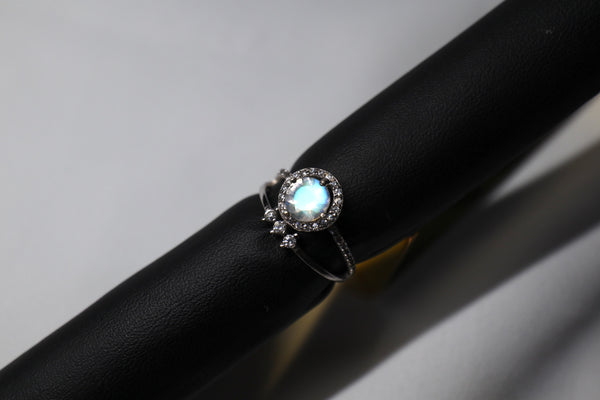 Moonstoneholic極品彩光月亮石冠冕戒指|925純銀
