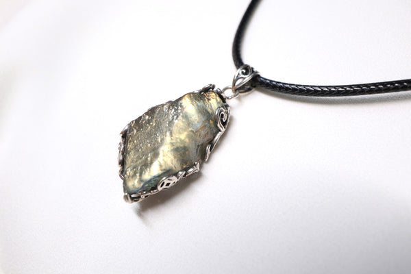 黃光拉長石頸繩|925純銀|黑繩