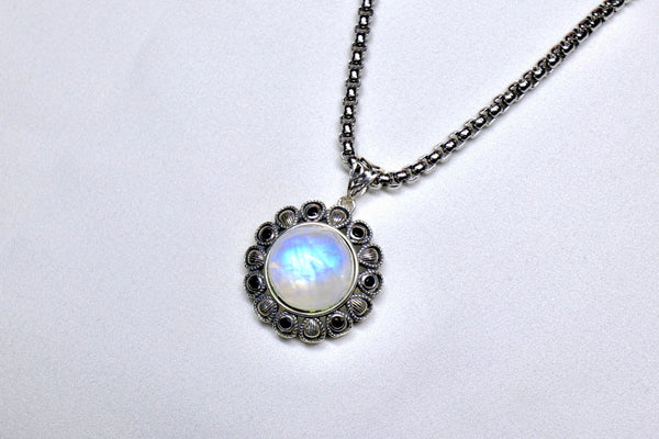 藍光月亮石銀太陽花頸鏈 |925純銀吊墜配鈦鋼粗鏈