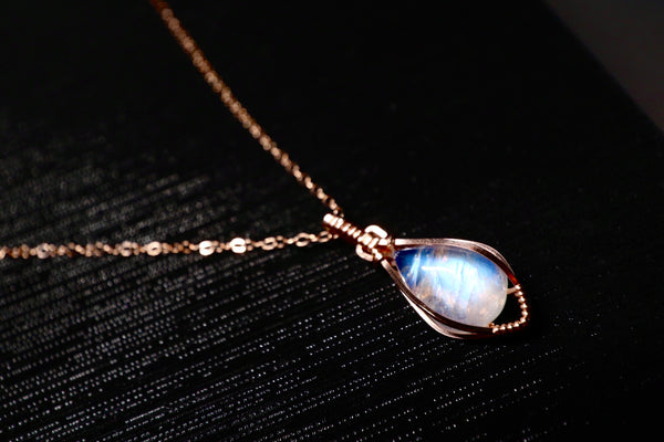 月亮石精緻極簡項鏈|14K注金|玫瑰金色