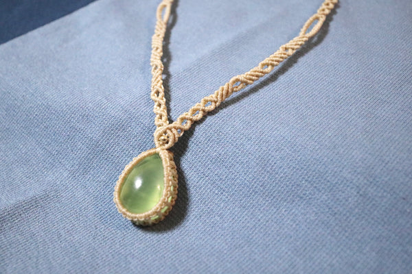 葡萄石水滴蠟線編織頸繩|米色