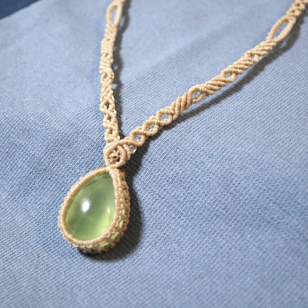 葡萄石水滴蠟線編織頸繩|米色