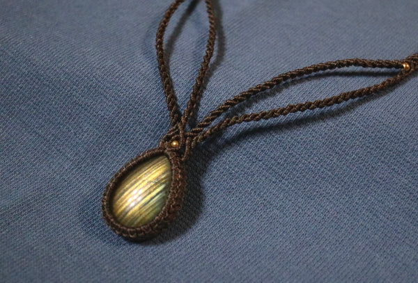 拉長石水滴蠟線編織頸繩|啡色