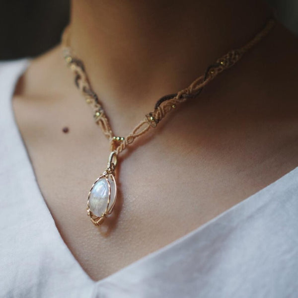 月亮石花蕾吊墜配蠟線編織項鏈|14K注金|金色