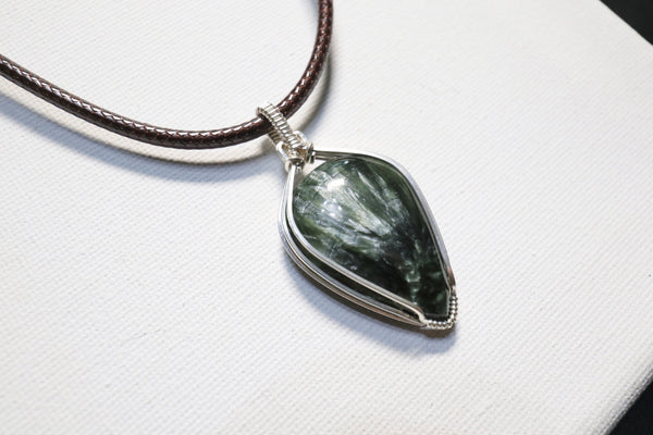 高品質綠龍晶極簡頸繩|925純銀|黑繩