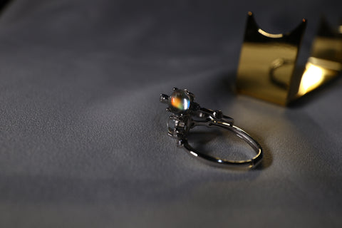 Moonstoneholic Illuminating Moonstone Crown Ring｜925 Sterling Silver
